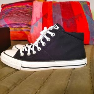 Converse Madison Mid BLACK. Womens size 9